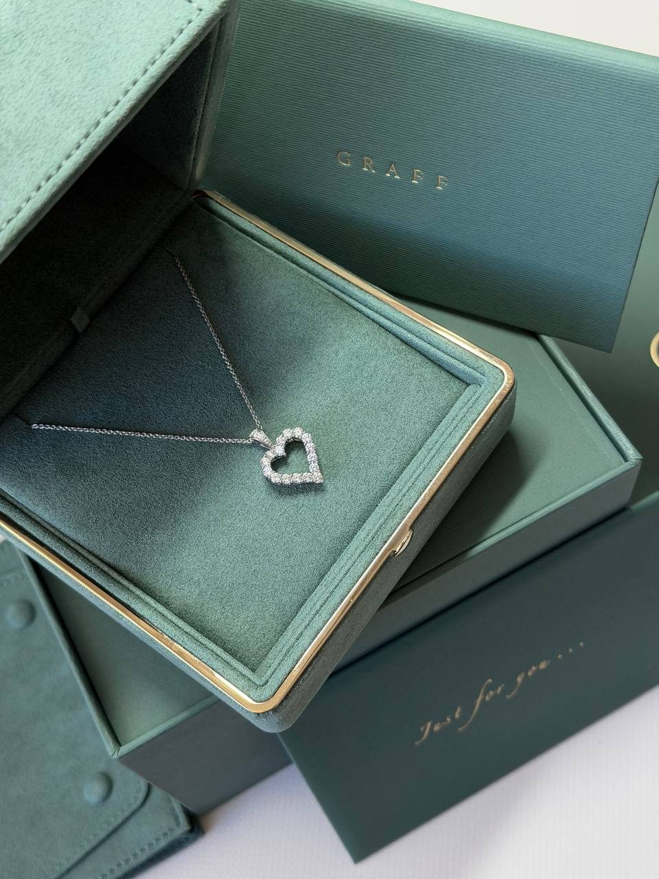 GRAFF DIAMOND HEART PENDANT — photo 1