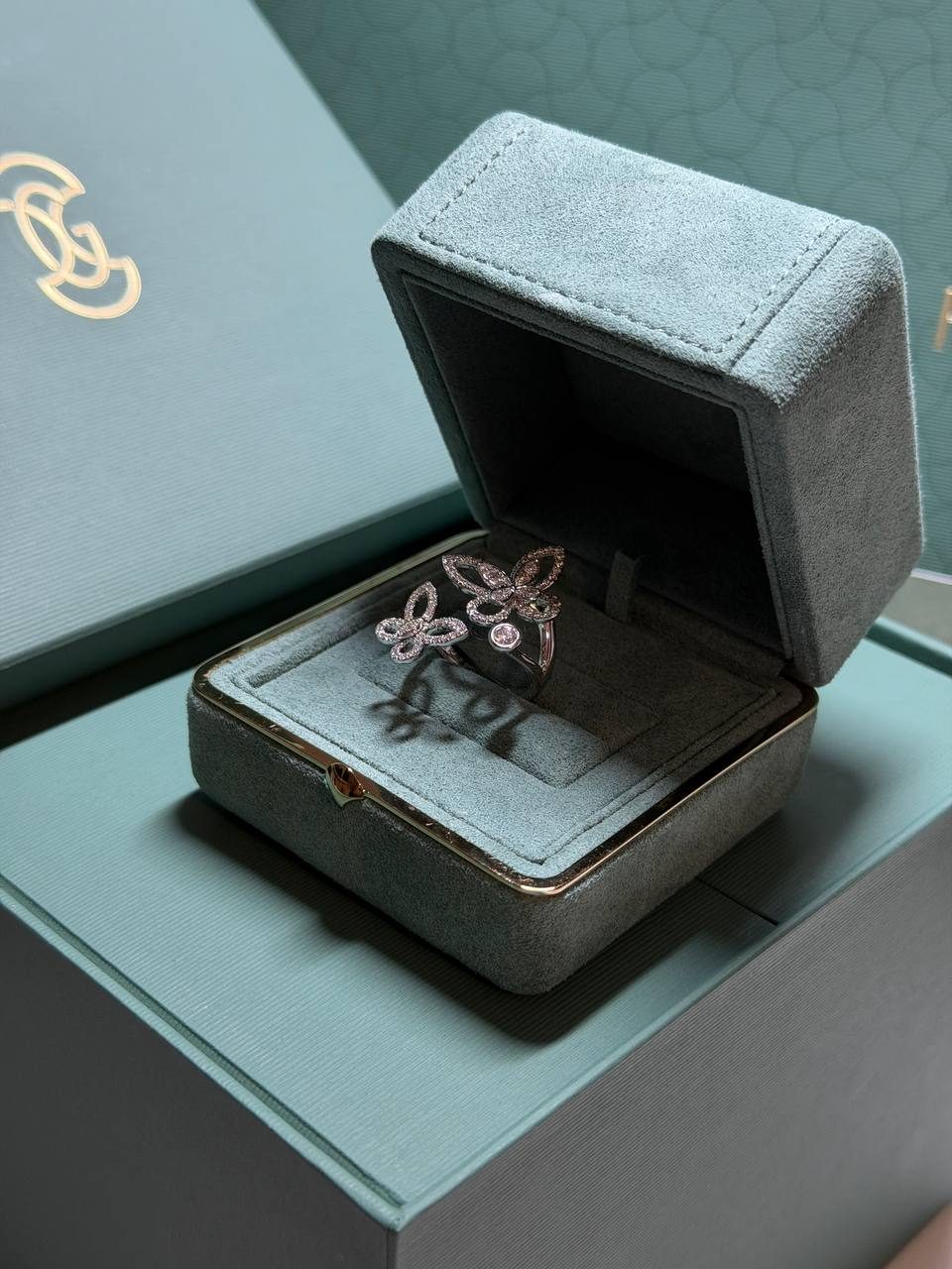 GRAFF MULTI BUTTERFLY SILHOUETTE DIAMOND RING — фото 1