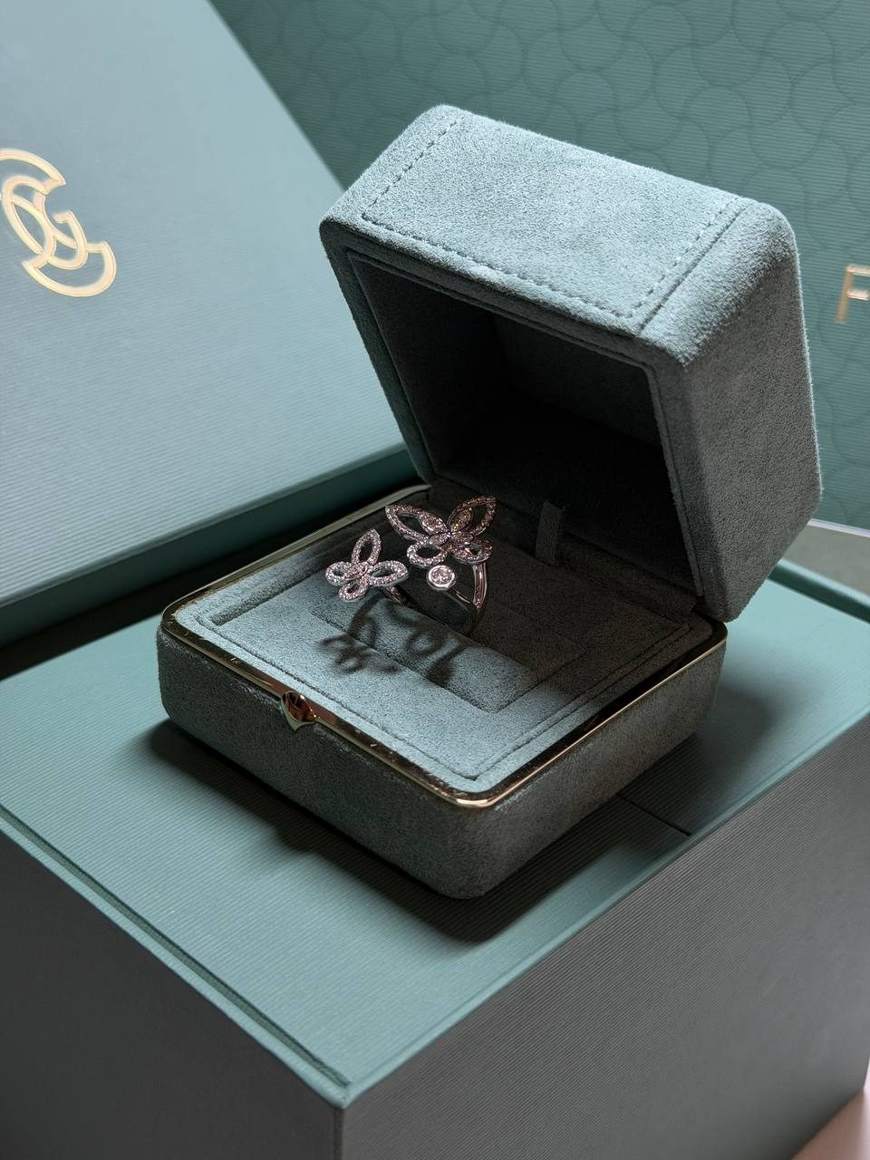 GRAFF MULTI BUTTERFLY SILHOUETTE DIAMOND RING — фото 2