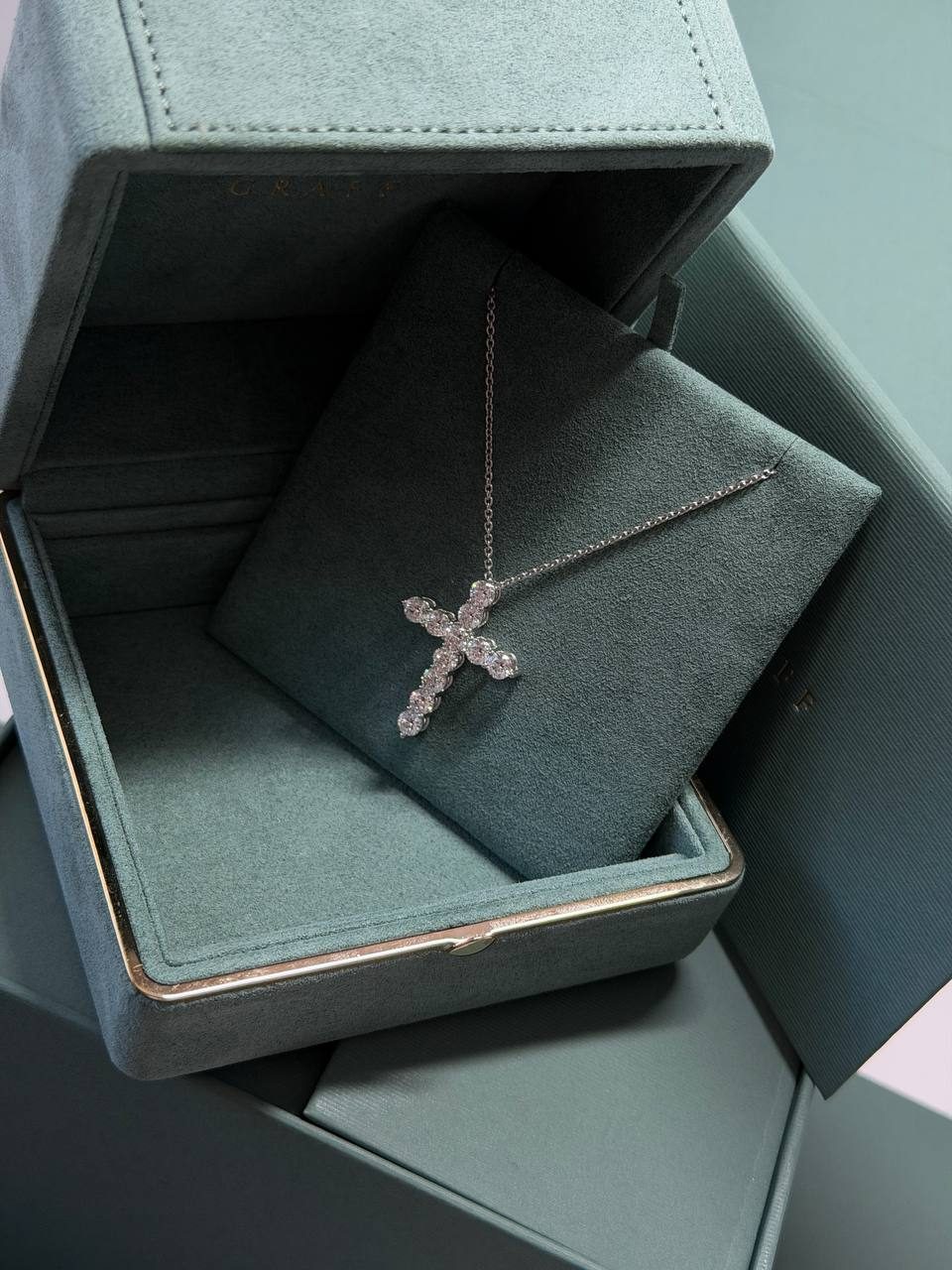 GRAFF ROUND DIAMOND CROSS LARGE PENDANT — фото 2